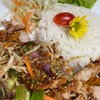 ไก่กรอบยำแซ่บ