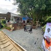 ที่นั่งด้านข้างร้าน