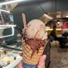 2 Scoops with Vanilla Cone (200.-) Chocolate กับ Honey Lemon Yogurt