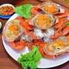 ปูไข่นึ่ง ด้วยความสดของปูทะเล ทำให้เนื้อปูแน่น หวานอร่อย ไข่ปูก็เน้นๆทุกตัว