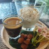 กาแฟรสชาติดีคู่กับไอศครีมที่รสชาติอร่อยและเป็นเอกลักษณ์ของเขื่อนภูมิพล
