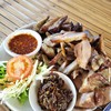 ไส้+แป้งนม+คอหมูย่าง 220 บาท
