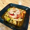 ส้มตำใส่กุ้งลวกรสชาติจัดจ้าน