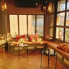 บรรยากาศร้านดูอบอุ่นและน่านั่ง
