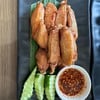 ปีกไก่ทอดแห้งดี มีน้ำจิ้มให้