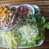 ข้าวผัดไข้ โรยหย้าด้วย เนื้อปูเน้นๆ ไข่ปูสดๆ กรรเชียงปูแกะพร้อมทาน