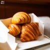 “Croissant Au Beurre” มีความหอมและมันจากเนยที่นำเข้าจากฝรั่งเศส