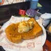 ขนมปังคายาไข่ เดอ พังงา กับไอศครีมวนิลา