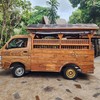 รถรับ-ส่งภายในรีสอร์ท (Wooden Car)