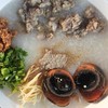 โจ๊กหมูเพิ่มไข่เยี่ยวม้า40฿
