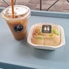 กาแฟนมทานคู่กับขนมปังเข้ากันๆอย่างลงตัว