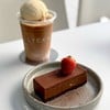 “Cholly Float”(150THB) & “Chocolate Cheese”(165THB)