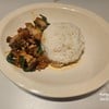 หมูกรอบ HERO เกทเวย์เอกมัย