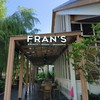 เป็นร้านสไตล์ต่างประเทศเลย