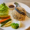 ข้าวผัดน้ำพริกกะปิปลาทูรสชาติดี กลมกล่อมแบบพอดี ไม่จัดจ้านเกินไป ปลาทูทอดมาหอม ไ