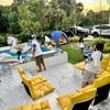 บริเวณหน้าบ้านกว้างขวาง โล่ง และเงียบสงบ เป็นส่วนตัวดี ด้านข้างสนามจอดรถได้ 4 คั