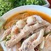 ขนมจีนน้ายาตีนไก่