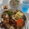 อาหารอร่อย ข้าวราดแกงราคาไม่แพงเลย ฝากท้องได้ทุกวัน  พนง.บริการดี ร้านมีแอร์เย็น