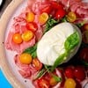 “Burrata Caprese Salad” (THB790) กับ Parma Ham (+THB300)