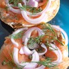 Classic lox bagel - เบเกิลแซลมอนครีมชีสจุกๆ 