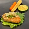  “Chicken Tsukune”หรือลูกชิ้นไก่เนื้อนุ่มที่มาพร้อมผักย่าง