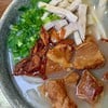 “ข้าวเปียกเส้นกระดูกอ่อนตุ๋น”
