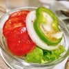 สลัดผักเสิร์ฟคู่กับซี่โครงหมูบาร์บีคิว