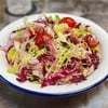 ไอซ์เบอร์ก, radicchio(ขมๆ), ซาลามี่(เค็ม+ไนเตรท), tomatoes, red onion, chickpeas