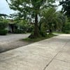 ที่พักสะอาด ที่จอดรถกว้างขวาง มีอาหารตามสั่งและร้านชาบูอยู่ข้างใน 