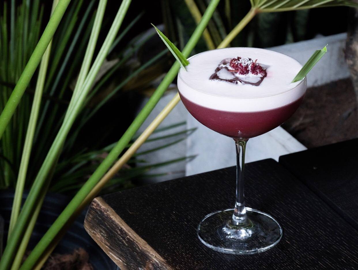 30 บาร์นั่งชิลยามค่ำคืน ดื่มด่ำบรรยากาศดี ที่สายดริงก์ห้ามพลาด ปี 2022