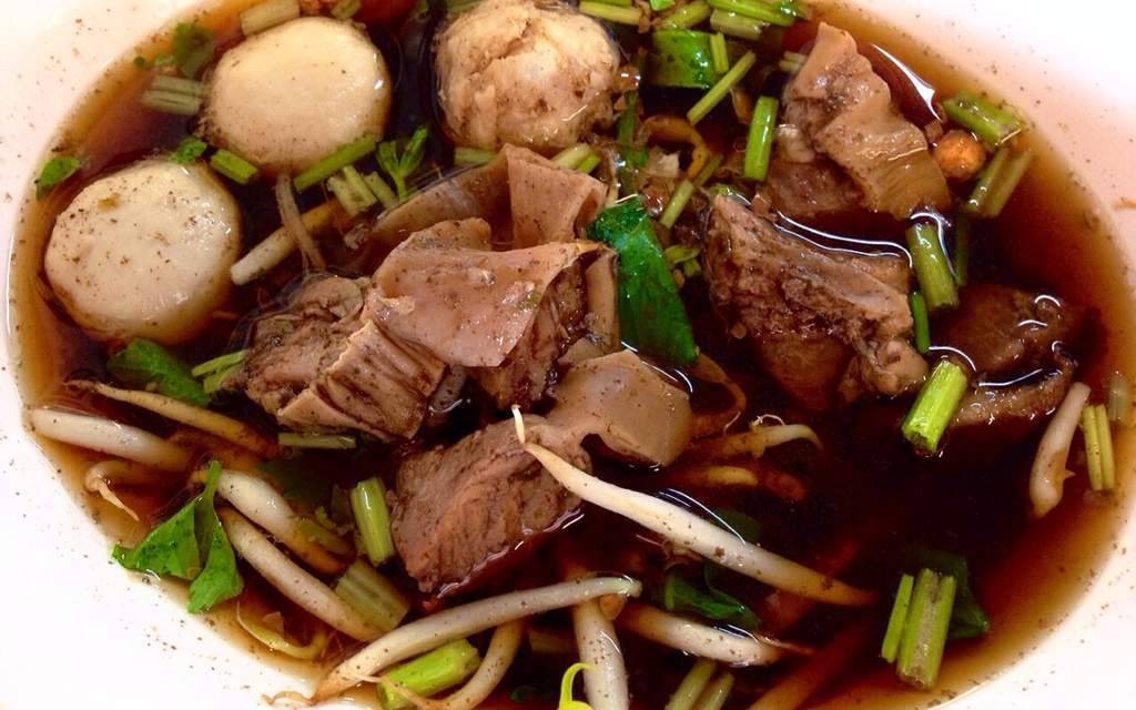 เซียะ ก๋วยเตี๋ยวเนื้อตุ๋น หมูตุ๋น