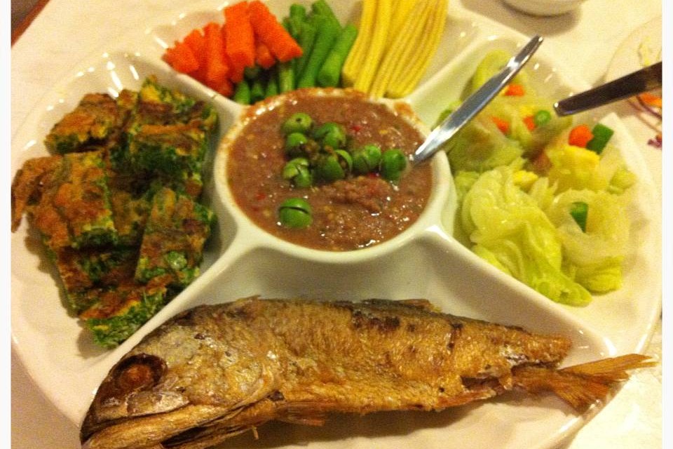 ช้อนเงิน ช้อนทอง ช้อนเงิน ช้อนทอง