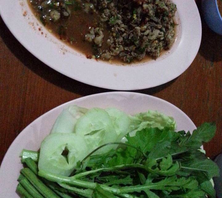 สวนอาหารชายทุ่ง