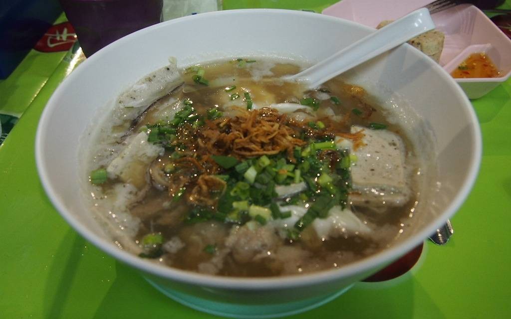 คุณแดงก๋วยจั๊บญวน ท่าพระอาทิตย์ - บางลำภู คุณแดงก๋วยจั๊บญวน ท่าพระอาทิตย์ - บางลำภู