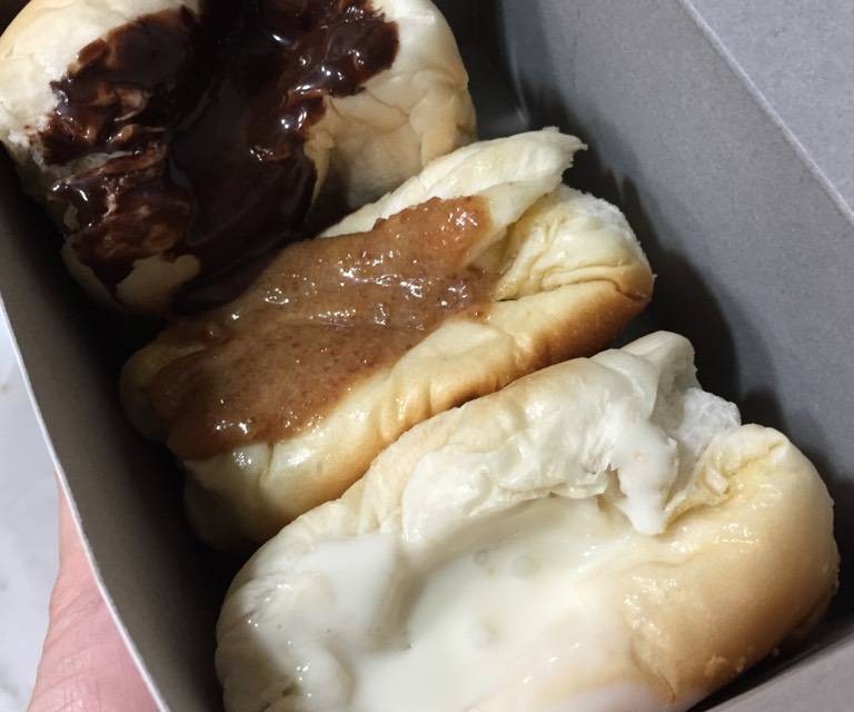 ขนมปังเจ้าอร่อยเด็ดเยาวราช Yaowara ขนมปังเจ้าอร่อยเด็ดเยาวราช Yaowara