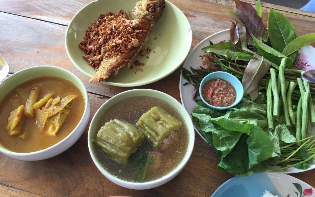 ข้าวแกงปักษ์ใต้ขนมจีนเมืองคอน ข้าวแกงปักษ์ใต้ขนมจีนเมืองคอน