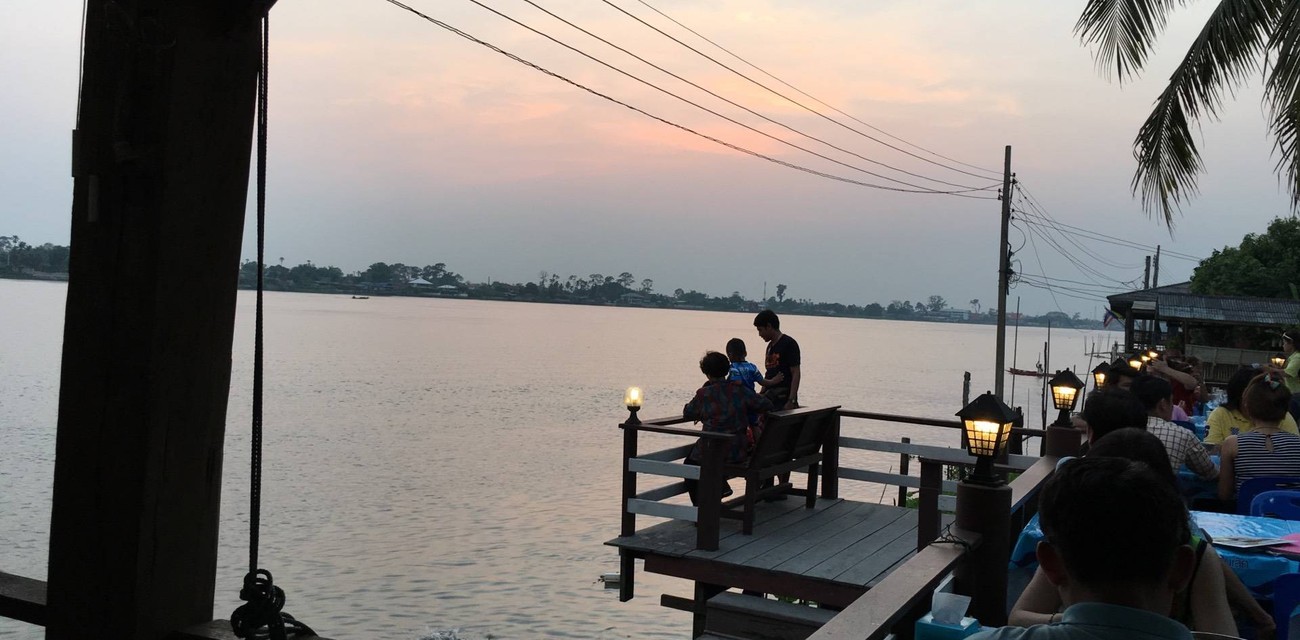 ร้านอาหารครูจุก ริมเจ้าพระยา ร้านอาหารครูจุก ริมเจ้าพระยา