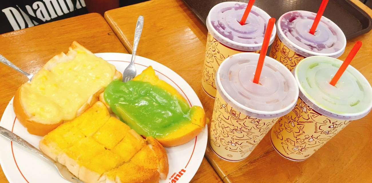 มนต์นมสด ถนนดินสอ (หน้าศาลาว่าการ กทม.) มนต์นมสด ถนนดินสอ (หน้าศาลาว่าการ กทม.)