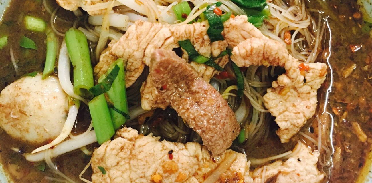 ก๋วยเตี๋ยวเรือลุงชลอ (ก๋วยเตี๋ยวโปร) ตลาดศรีเขมา ก๋วยเตี๋ยวเรือลุงชลอ (ก๋วยเตี๋ยวโปร) ตลาดศรีเขมา
