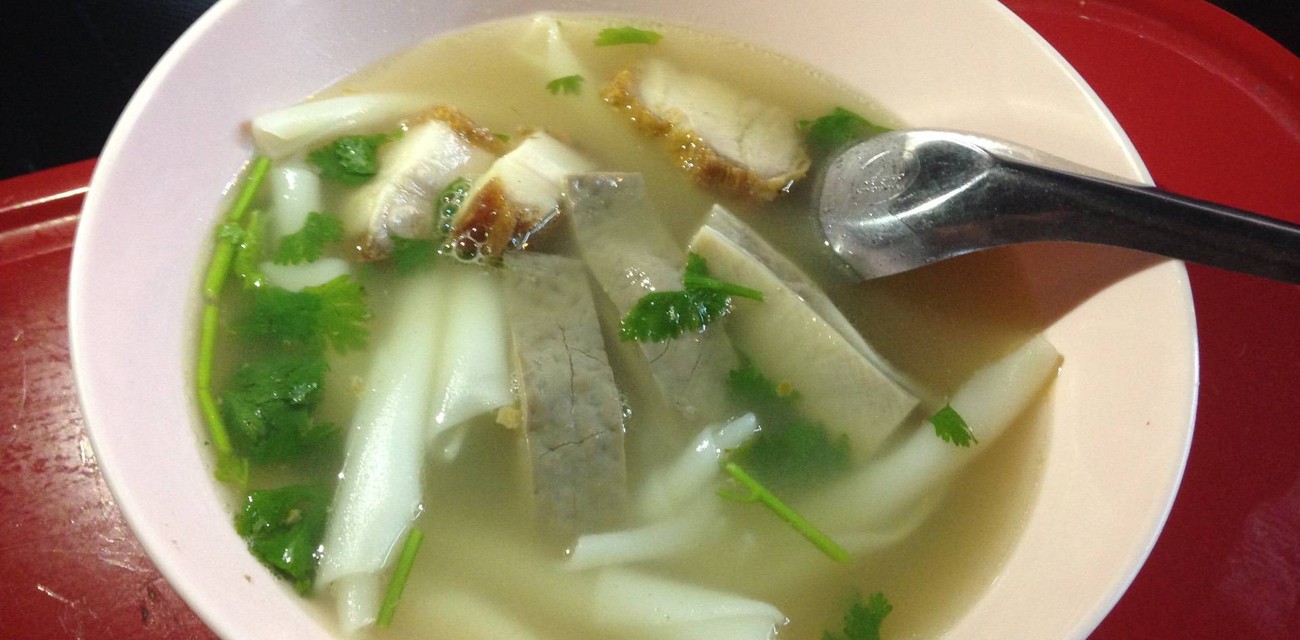 ก๋วยจั๊บนายเล็ก (อ้วน) หน้าตลาดเก่า ซอยเยาวราช11 ก๋วยจั๊บนายเล็ก (อ้วน) หน้าตลาดเก่า ซอยเยาวราช11