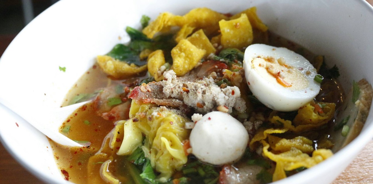 โหน่ง ชะชะช่า บะหมี่เกี๊ยว นครนายก โหน่ง ชะชะช่า บะหมี่เกี๊ยว นครนายก