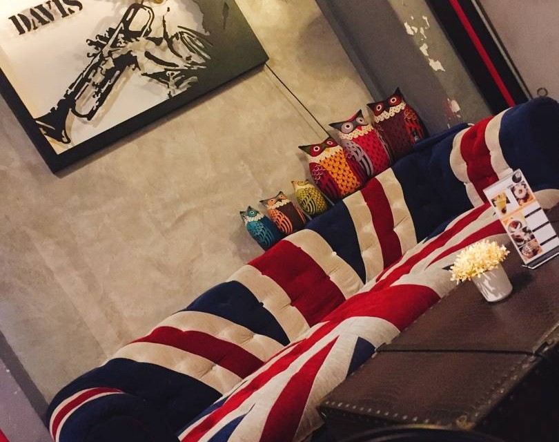 Hor-Nok-Hook Cafe' ข้างสถานีรถไฟหัวลำโพง