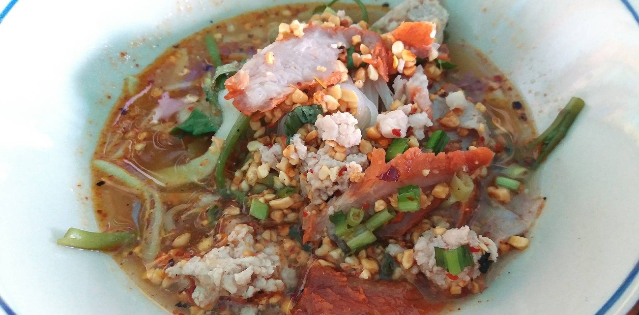 ก๋วยเตี๋ยวเจ๊ดิ่ง