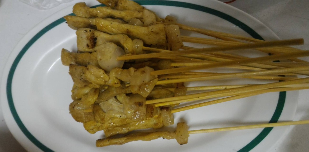 ตุ้ม หมูสะเต๊ะ ตลาดราชา ตุ้ม หมูสะเต๊ะ ตลาดราชา