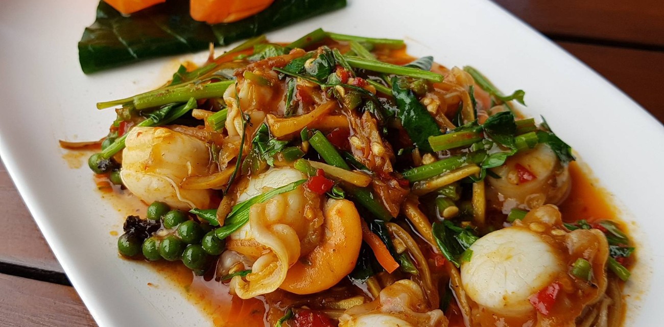 ริมผา ลาภิน