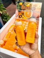 น้ำส้มคั้นสด ขวดละ10บาท ซื้อ10ขวดแถม1ขวดจ้า