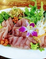 เช็คอินน์ที่ร้านมีส่วนลดให้"Tuna Shashimi"Daily fresh from the Andamansea