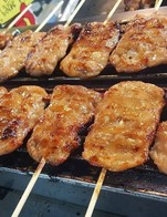 หมูปิ้งนมสดซื้อ 10 ไม้ แถม 1