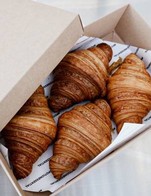 โปรโมชั่น croissant 4 pcs ลด 100 บาท เมื่อสั่งเมนู JUMBO CROISSANTS (4 Pcs.)
