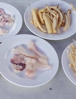 จานละ20บาท ของแน่นๆ เชิญที่ร้าน ถ้าเดลิเวอรี่ 25บาท สั่งเกิน300บ. ลด5% 450บ. ลด10%